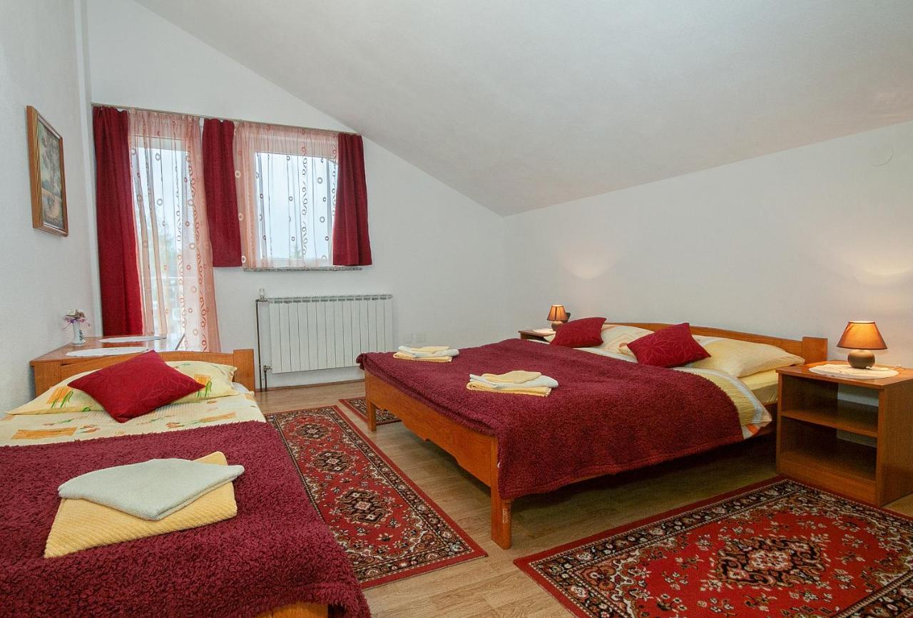 Giga Apartment Rakovica Exteriör bild